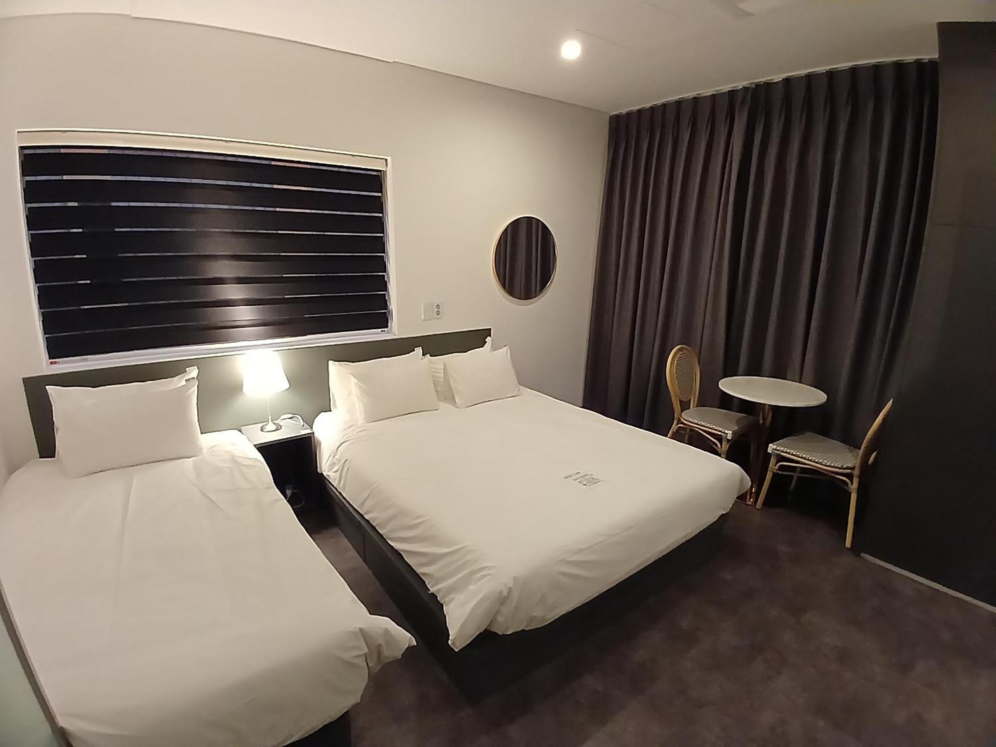 Hotel Firststay Hongdae Szöul Kültér fotó